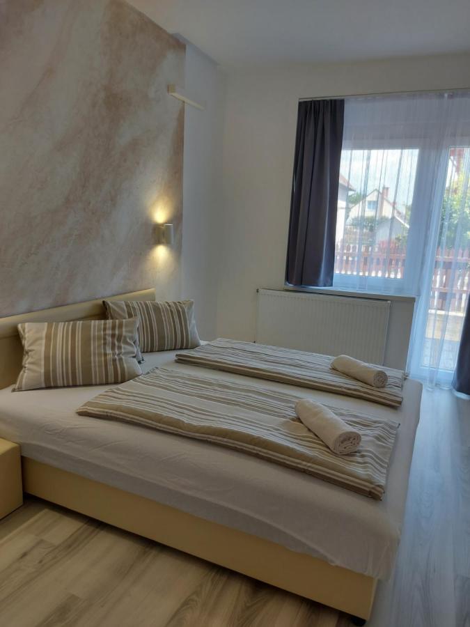 Central Lux Apartments Hajduszoboszlo Ngoại thất bức ảnh