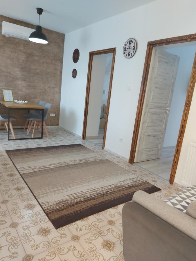 Central Lux Apartments Hajduszoboszlo Ngoại thất bức ảnh